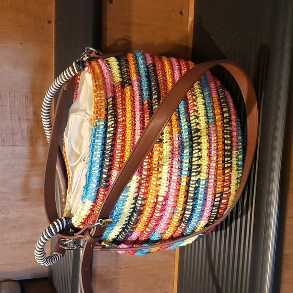 Chic boho style colorful woven bag - Picture 3 of 10